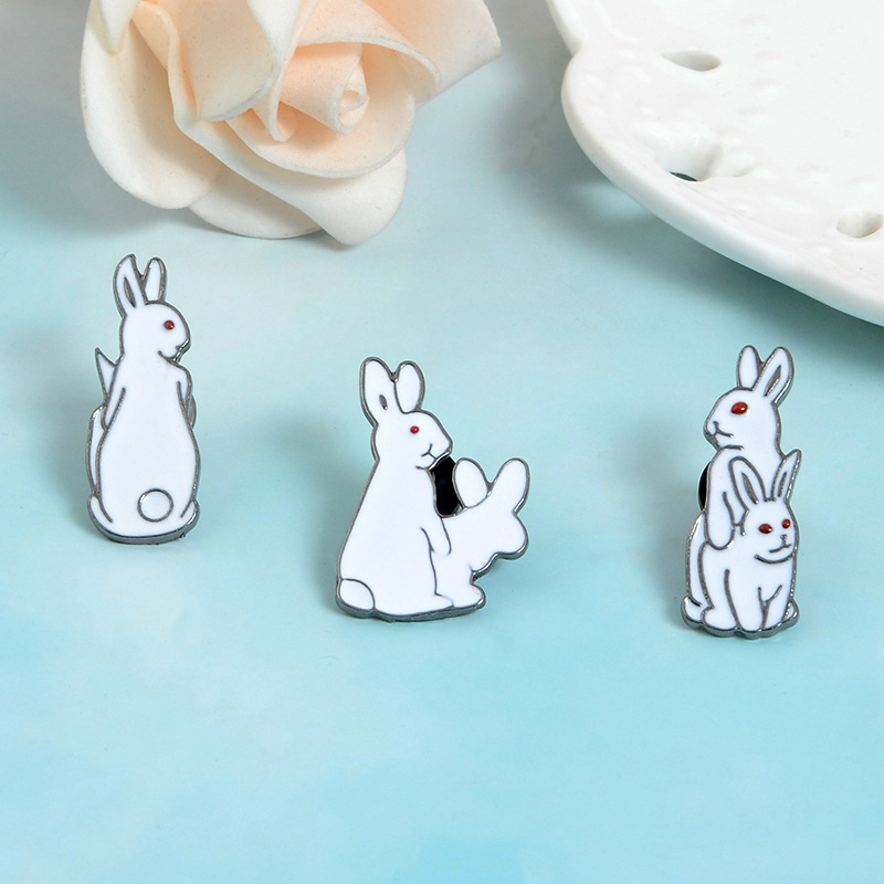 Brooch Pins Cartoon Animals Bu - Embroidery Rabbit 评论和价格