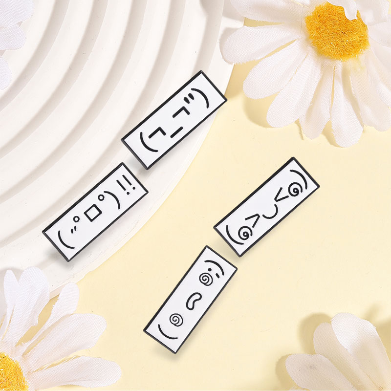 Cute Cartoon Kaomoji Emoticon  - Embroidery Initials 评论和价格