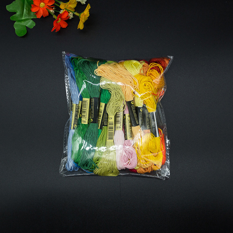 C 24/100/50 Multicolor Cross   - Embroidery Service 评论和价格