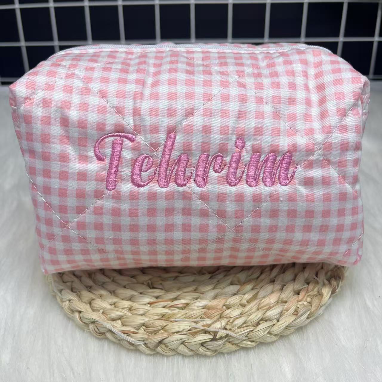 Large Capacity Striped Cosmeti - Embroidery Logo 评论和价格